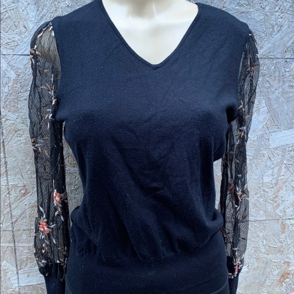 Willi Smith Women’s black and flowered shirt